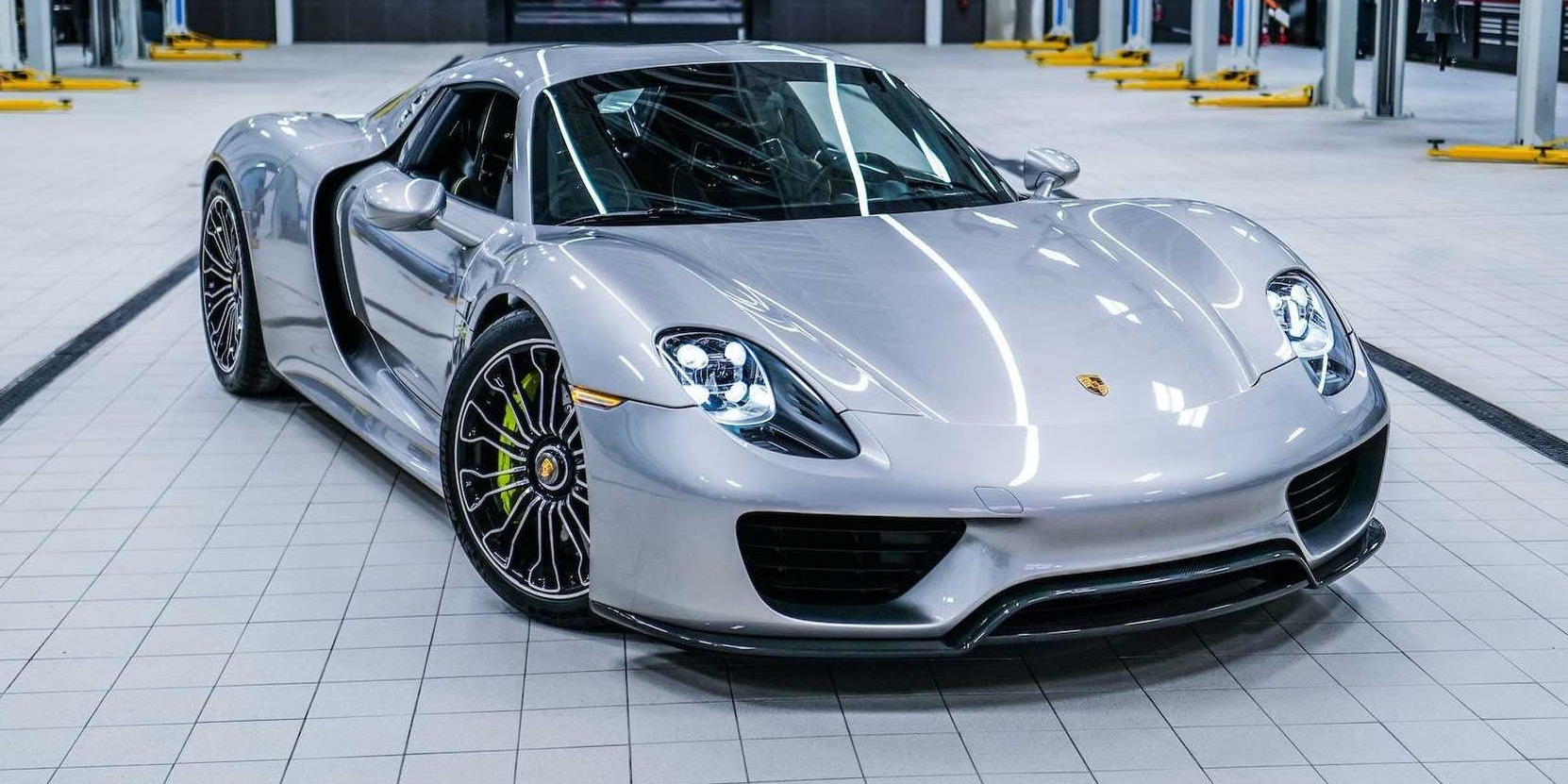 Ein "neuer" Porsche 918 Spyder von 2015 wird versteigert