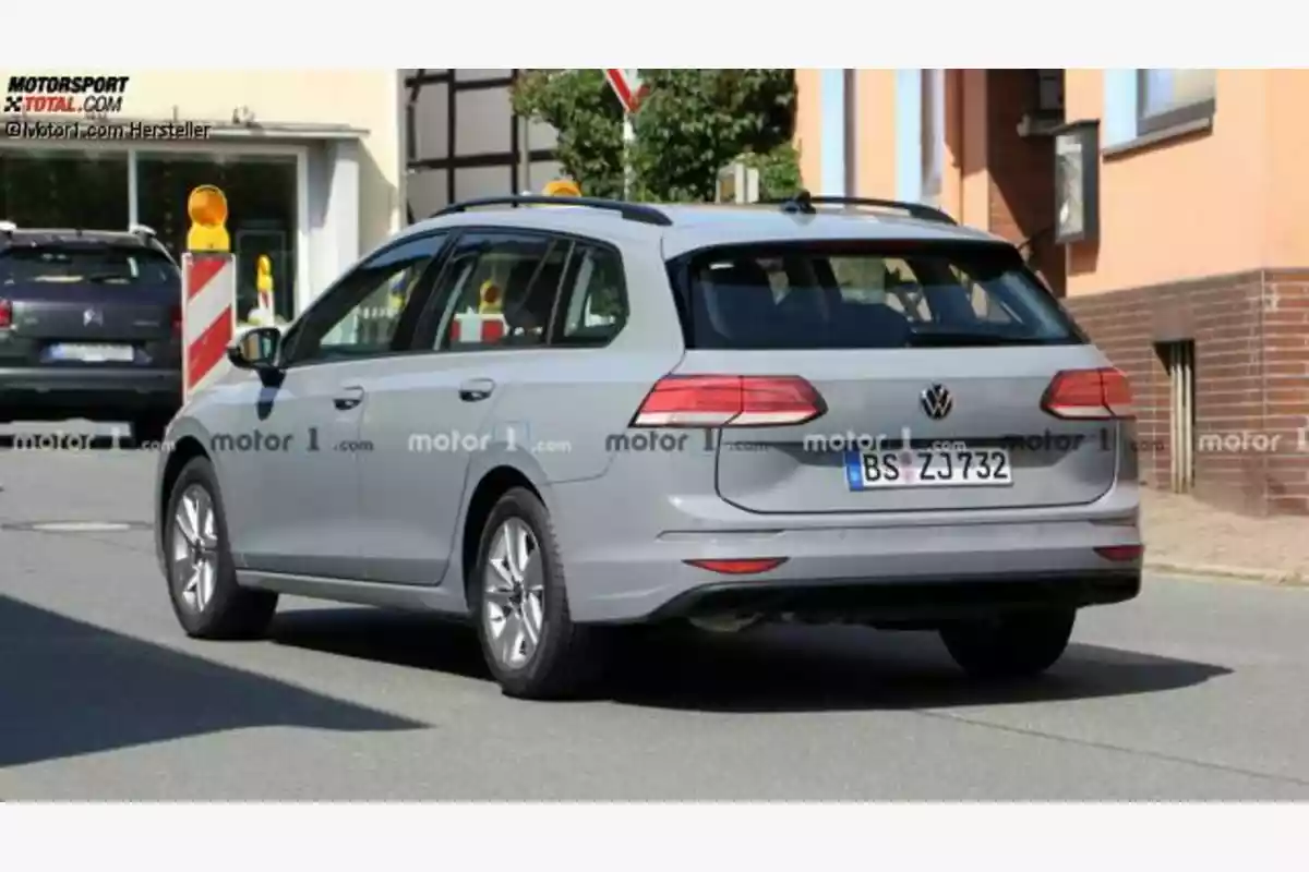 VW Golf Variant (2020) zeigt sich fast ohne Tarnung