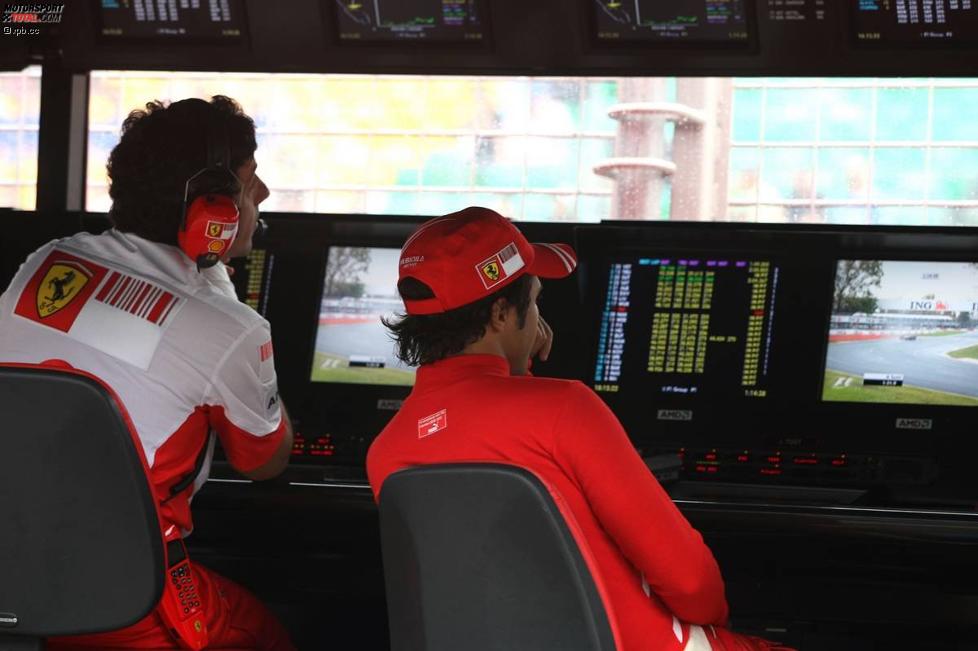 Felipe Massa (Ferrari) wartet