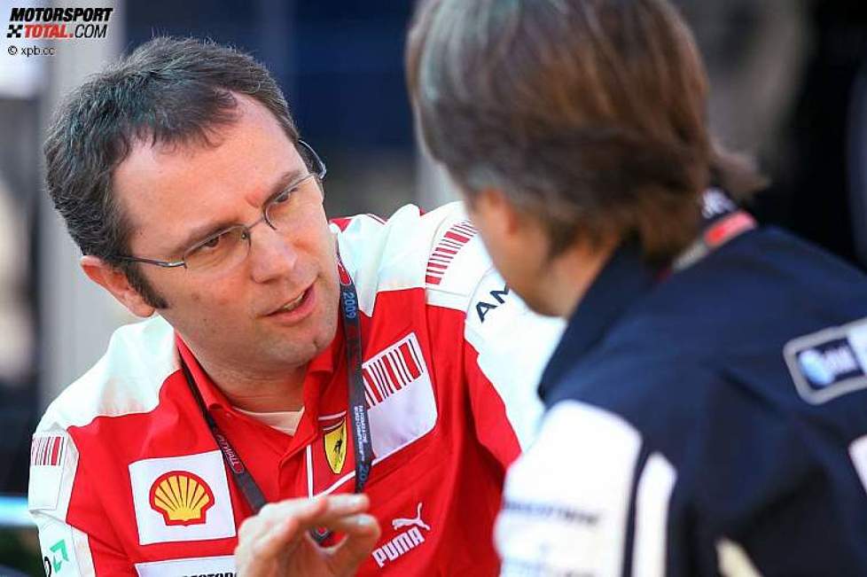 Stefano Domenicali (Teamchef) (Ferrari) mit Sam Michael (Technischer Direktor) (Williams) 