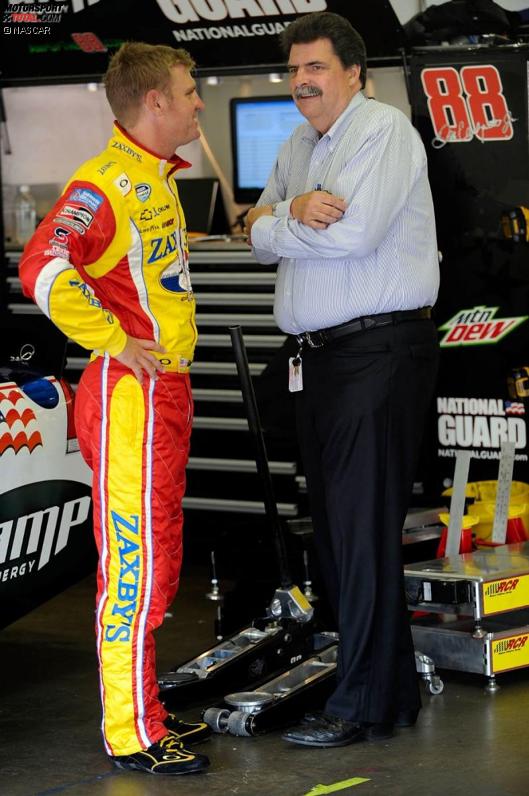 Clint Bowyer und NASCAR-Präsident Mike Helton