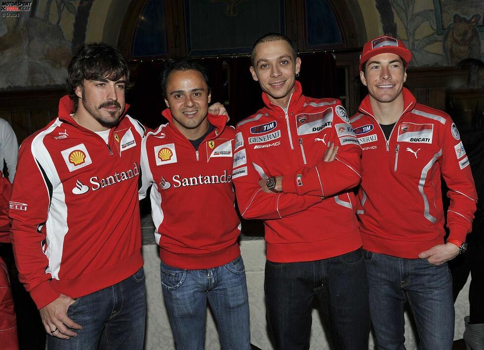 Gruppenfoto der Stars:Fernando Alonso und Felipe Massa (Ferrari), Valentino Rossi und Nicky Hayden (Ducati)