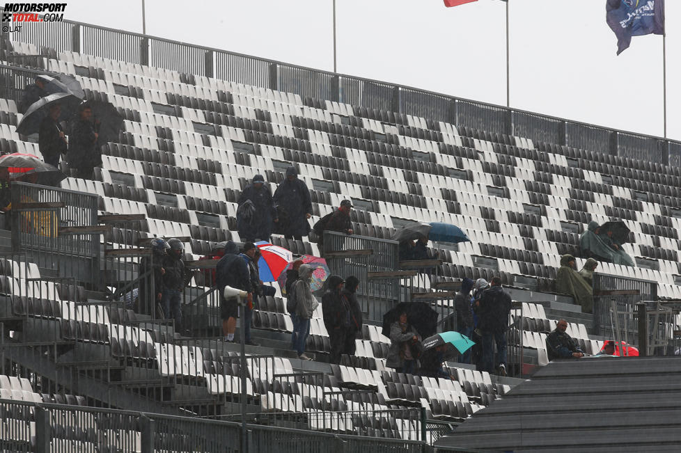 Fans in Magny-Cours