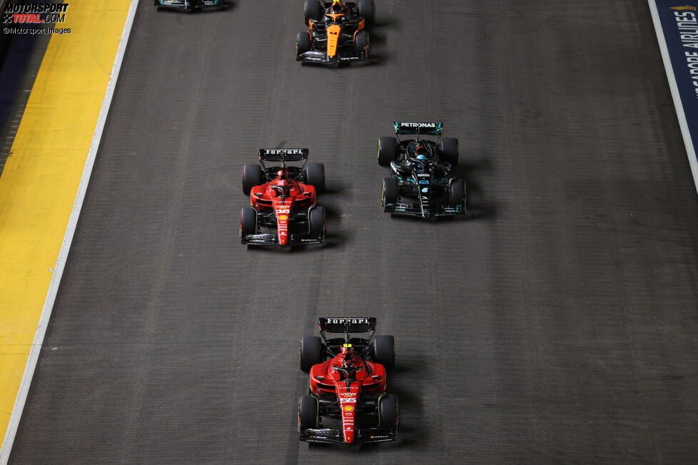 Carlos Sainz (Ferrari), Charles Leclerc (Ferrari), George Russell (Mercedes) und Lando Norris (McLaren) 