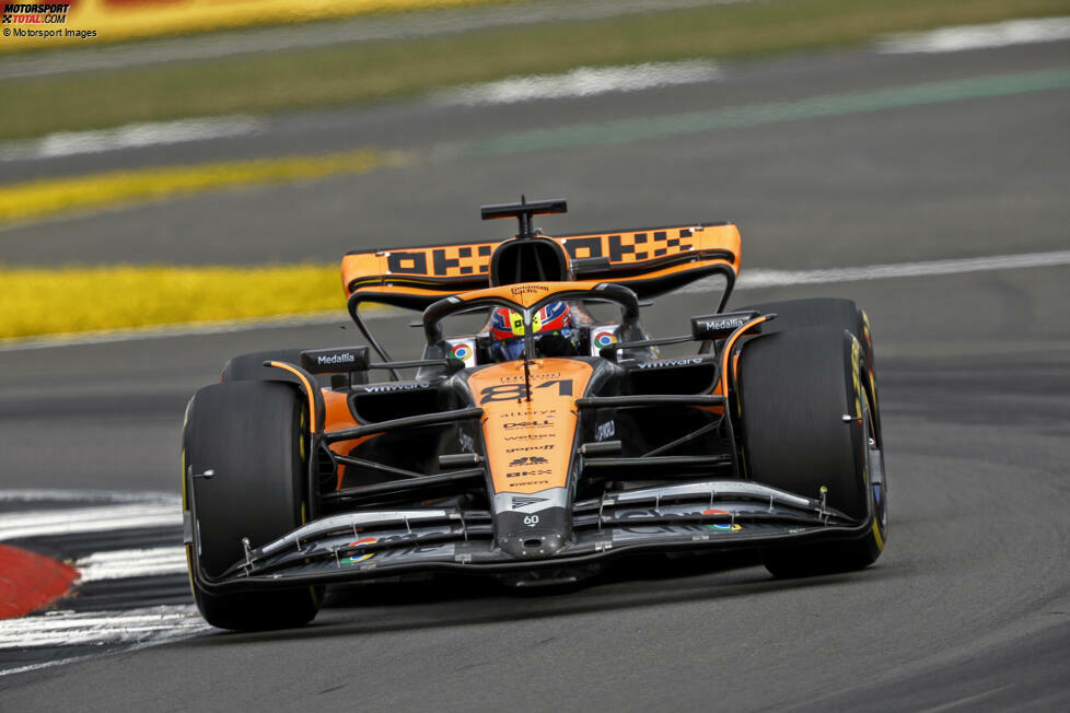 ... Oscar Piastri im zweiten McLaren, der bis zur Safety-Car-Phase klar P3 behauptet hatte, diese Position dann aber an Hamilton verlor. Trotzdem: Mit P4, seinem bisher besten Formel-1-Ergebnis, lässt Piastri aufhorchen! Schadensbegrenzung dagegen ...