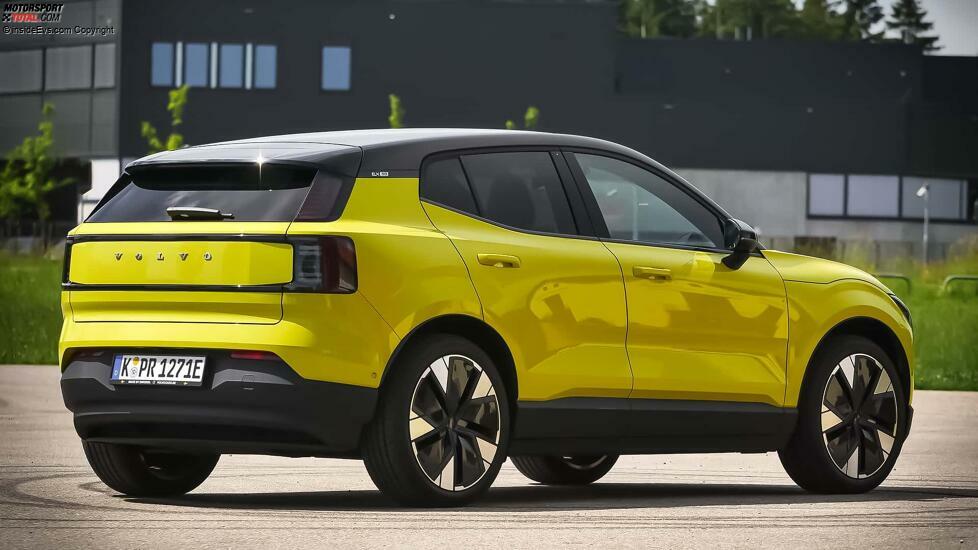 Volvo EX30 Single Extended Range Ultra (2024) in Moss Yellow im Test