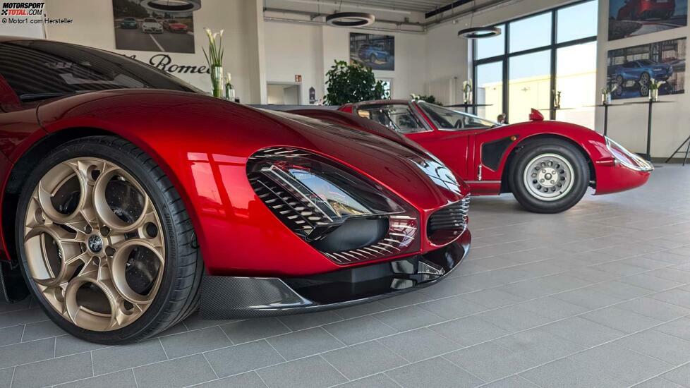 Alfa Romeo 33 Stradale (2024) VS 33 Stradale (1967)