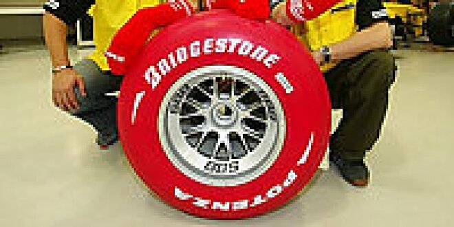 Bridgestone versteigert roten Formel-1-Reifen