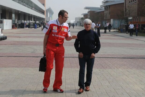  ~Stefano Domenicali (Teamchef) (Ferrari) und Bernie Ecclestone (Formel-1-Chef)~     Scuderia Ferrari Marlboro Ferrari    