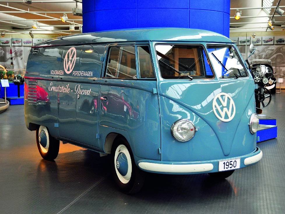 Originalgetreu restaurierter VW Bulli aus dem ersten Baujahr 1950