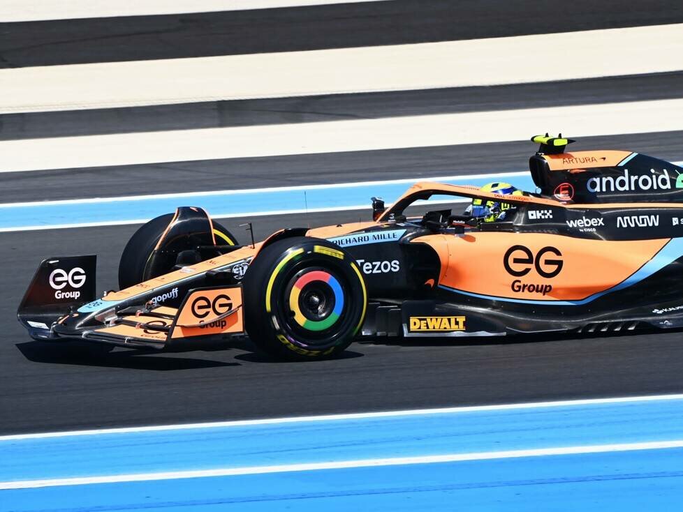 Lando Norris im McLaren MCL36 im Freitagstraining in Le Castellet 2022