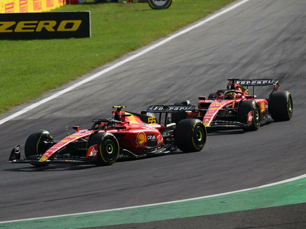 Carlos Sainz und Charles Leclerc (Ferrari SF-23) beim Formel-1-Rennen in Monza 2023