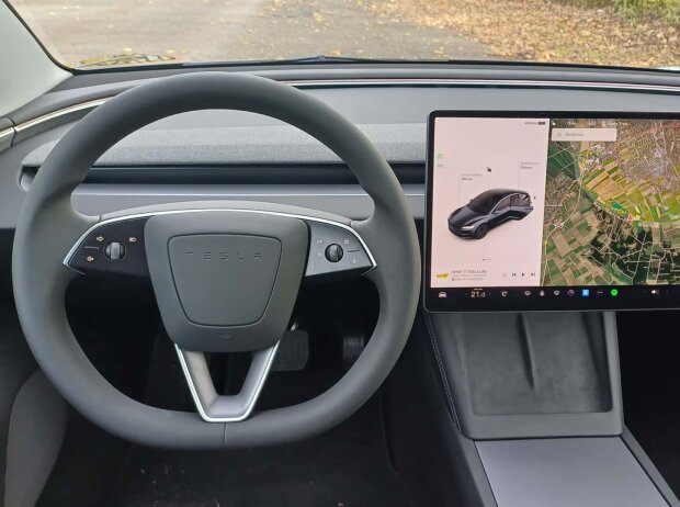 Cockpit des Tesla Model 3 Highland