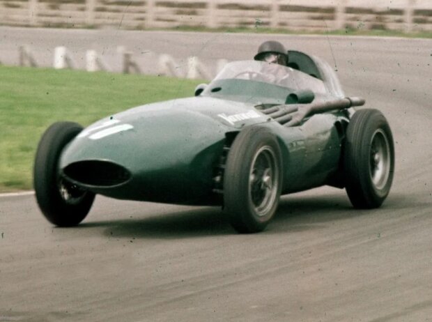 Die SIM reklamiert für sich, dass ihre Vanwall-Marke bis zum historische F1-Team zurückverfolgt werden kann (hier Tony Brooks 1957 in Aintree)