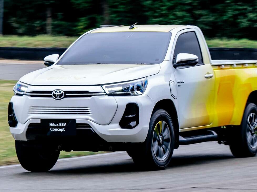 Toyota Hilux BEV im Fahrbericht