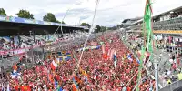 Monza: Der Blick vom Podium, mit den Tribünen 1, 26a, 26b, 26c, 4 und 5 auf der linken Seite des Bildes