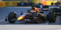 Bild zum Inhalt: Keine Strafe: Max Verstappen kommt in Baku mit Verwarnung davon