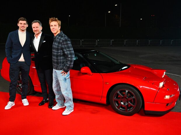 Max Verstappen und Co. posieren mit dem legendären Honda NSX