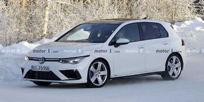 VW Golf R (2020) zeigt sich auf neuen Fotos praktisch ungetarnt